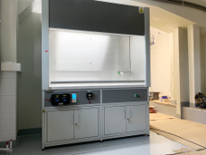 Wózek laboratoryjny. Blat laminat HPL Trespa.