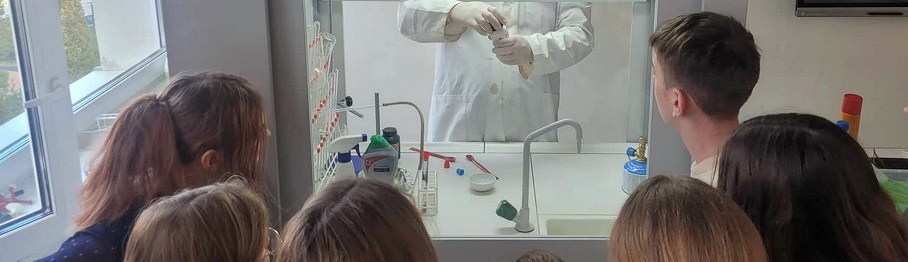 Dygestoria szkolne do pracowni chemicznej