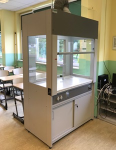 Dygestorium do szkolnej pracowni chemicznej