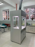 Dygestorium do pracowni chemicznej z przeszklonymi czterema ścianami